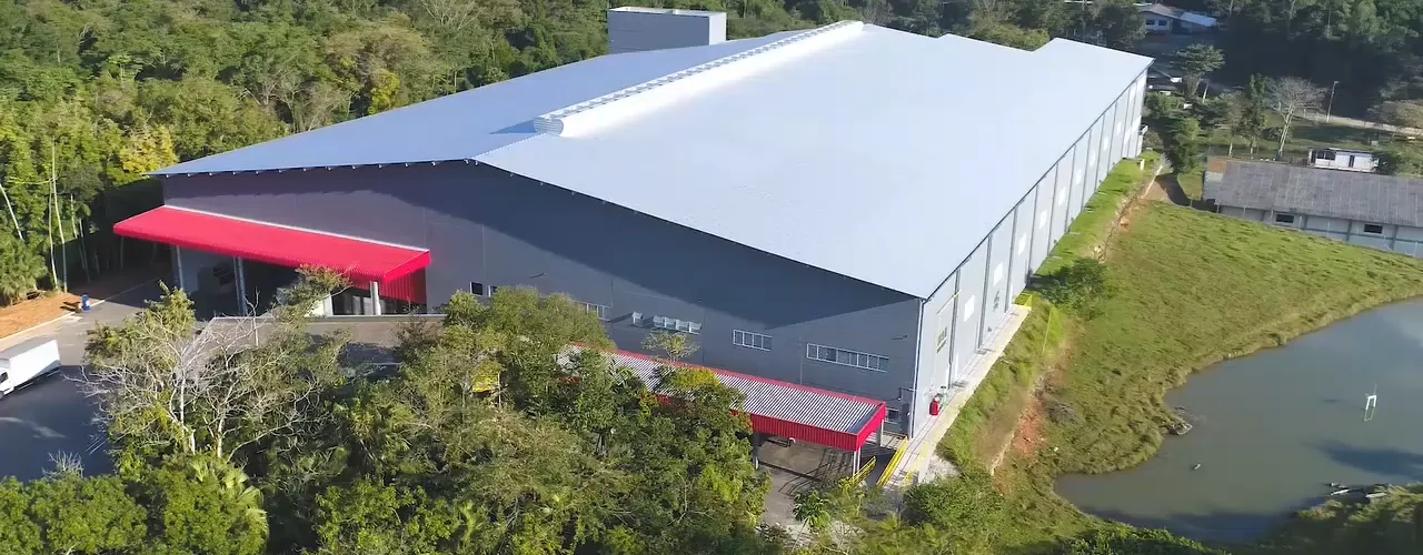 Vista aérea da fábrica da DiCarlo em Indaial, Santa Catarina
